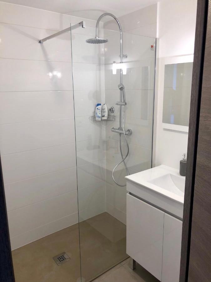 Appartement Neuf, Piscine, Terrasse, Vue Mer. คานส์ ภายนอก รูปภาพ